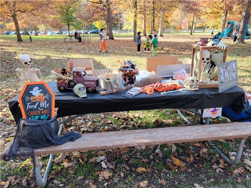 160 Driving Freeport Branch Location participated in the Freeport Park District Trick or Treat Trail Event.
