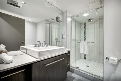 Great Bathroom Remodeling Ideas From A Hotel Bathroom Bath