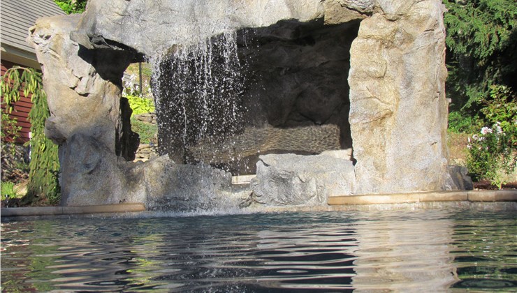 Water Features - Grottos and Caves Photo 1