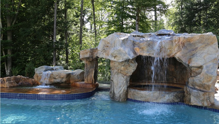 Water Features - Pool Waterfalls Photo 1