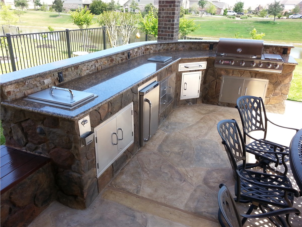 Bbq grill  Simple outdoor kitchen, Outdoor kitchen countertops, Concrete  countertops
